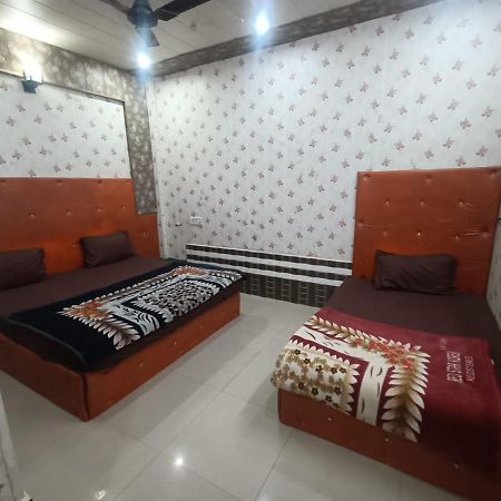 Yamnotri Dham Hotel Vrindavan Ngoại thất bức ảnh