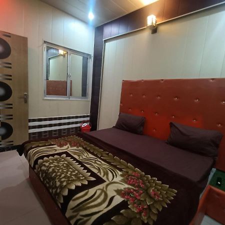 Yamnotri Dham Hotel Vrindavan Ngoại thất bức ảnh