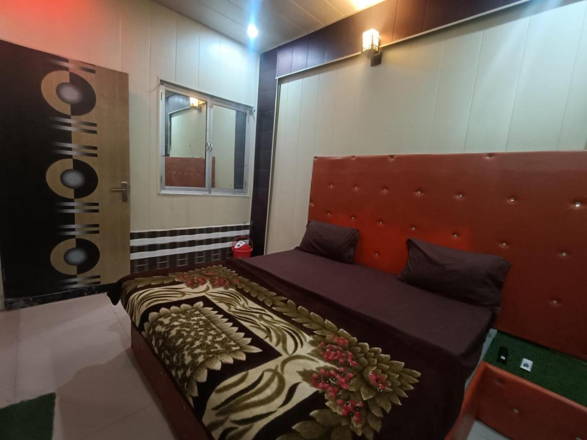 Yamnotri Dham Hotel Vrindavan Ngoại thất bức ảnh