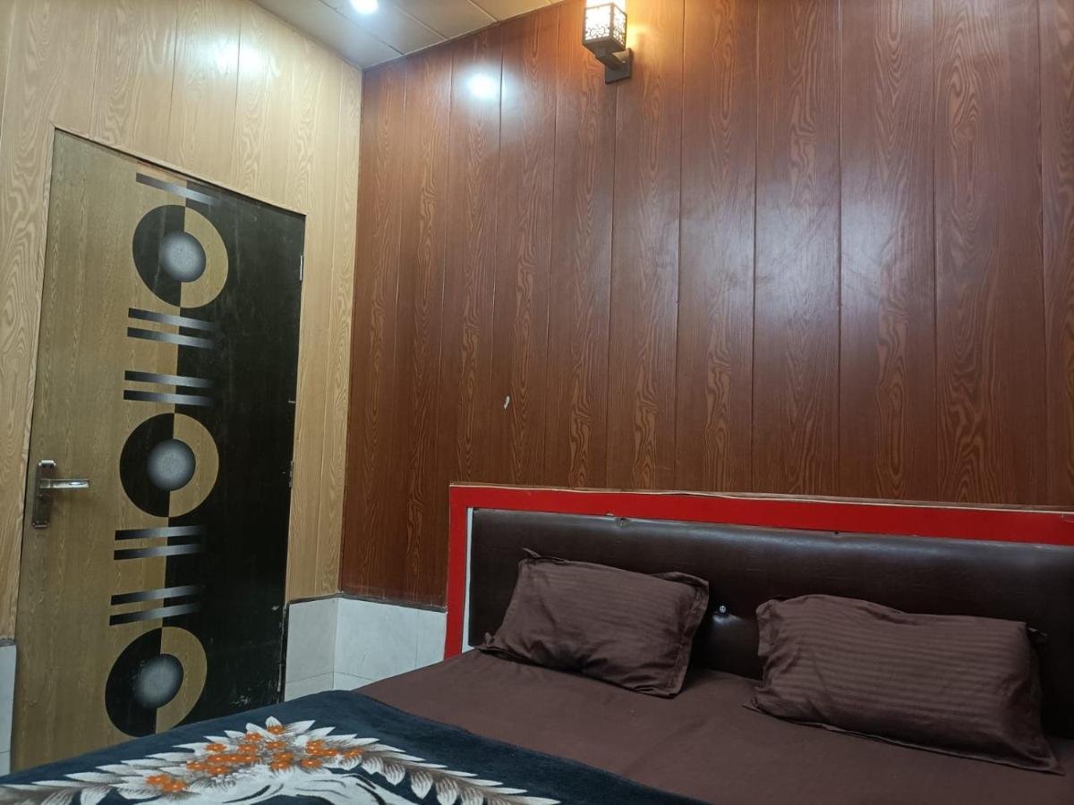 Yamnotri Dham Hotel Vrindavan Ngoại thất bức ảnh