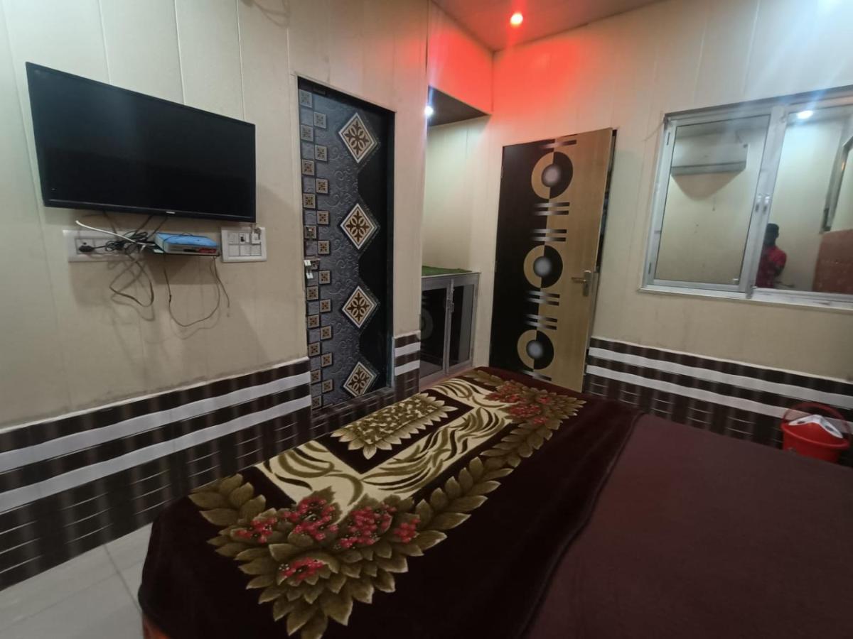 Yamnotri Dham Hotel Vrindavan Ngoại thất bức ảnh