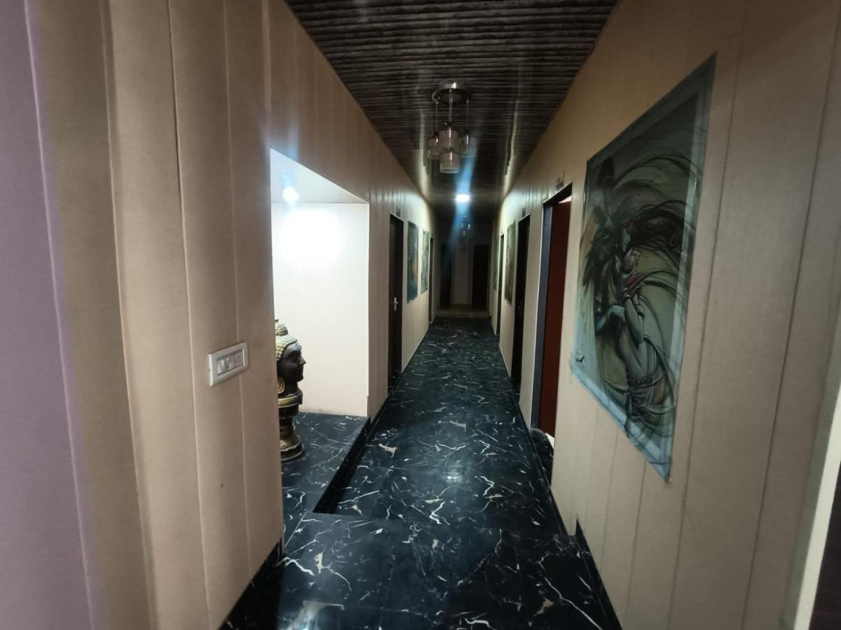 Yamnotri Dham Hotel Vrindavan Ngoại thất bức ảnh