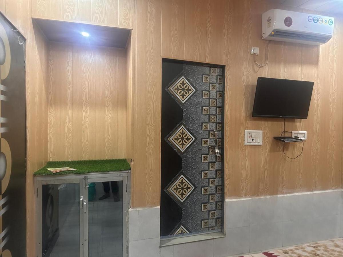 Yamnotri Dham Hotel Vrindavan Ngoại thất bức ảnh
