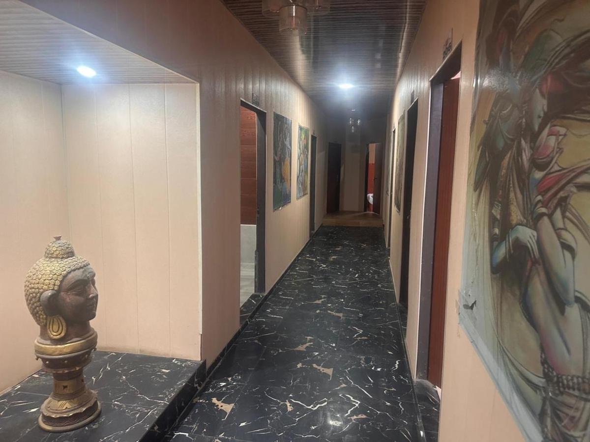 Yamnotri Dham Hotel Vrindavan Ngoại thất bức ảnh