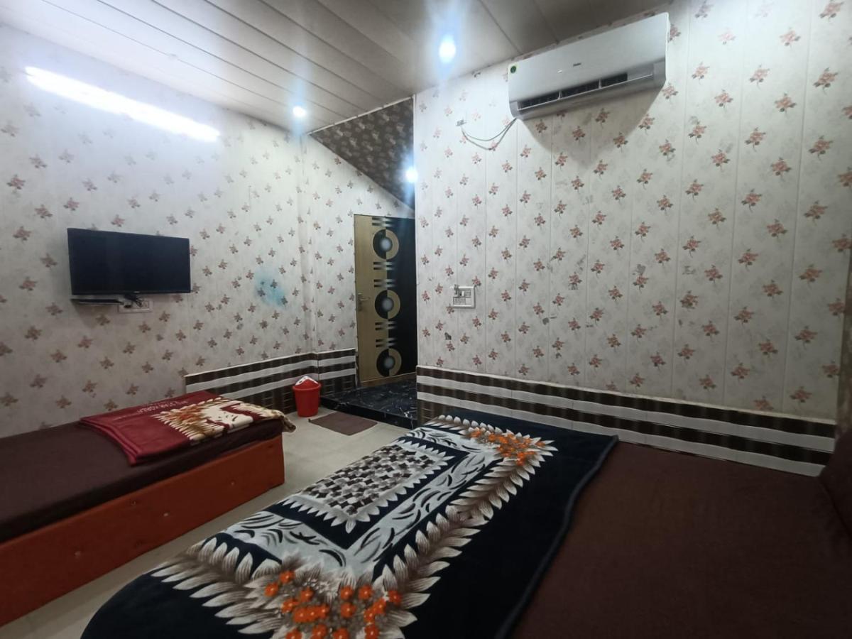 Yamnotri Dham Hotel Vrindavan Ngoại thất bức ảnh