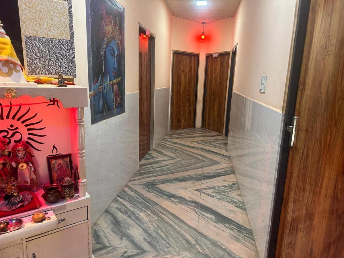 Yamnotri Dham Hotel Vrindavan Ngoại thất bức ảnh